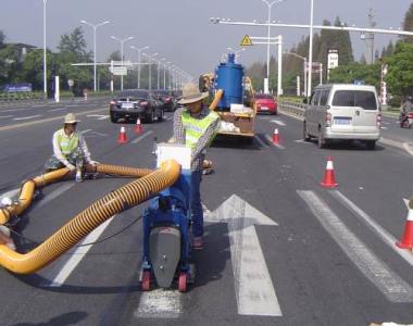 路面拋丸機(jī)清理廢舊標(biāo)志線